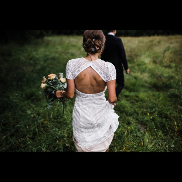 Wedding Dress - Picture 2 of 8